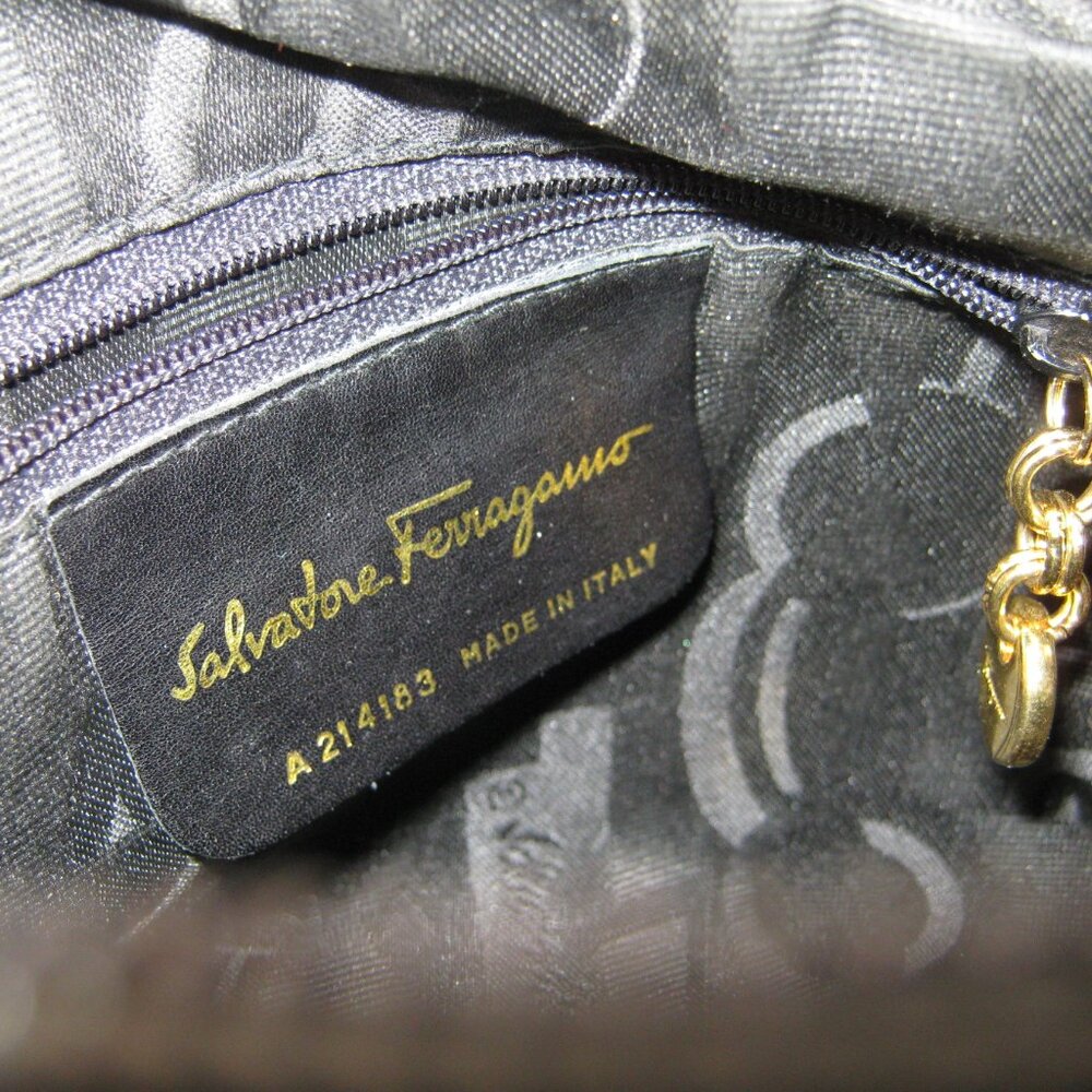 Ferragamo Black Pebble Leather - Picture 6 of 9